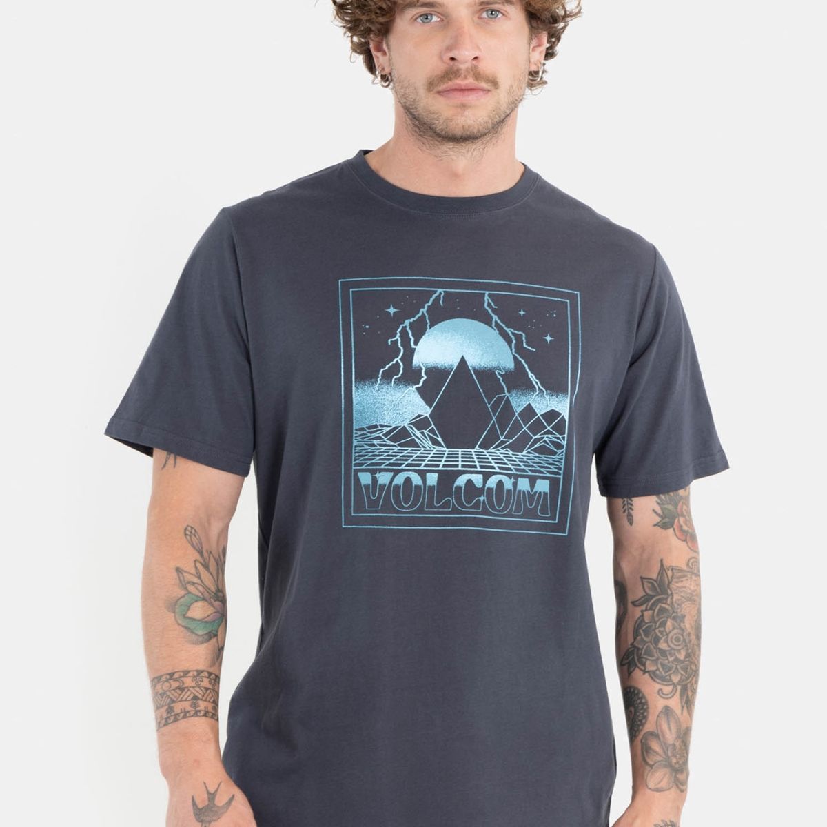 VOLCOM - Polera Remote Viewer Ss Tee Gris Oscuro Hombre Volcom.