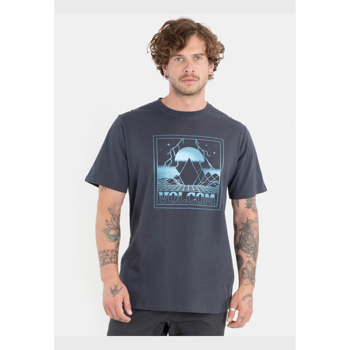 VOLCOM - Polera Remote Viewer Ss Tee Gris Oscuro Hombre Volcom.