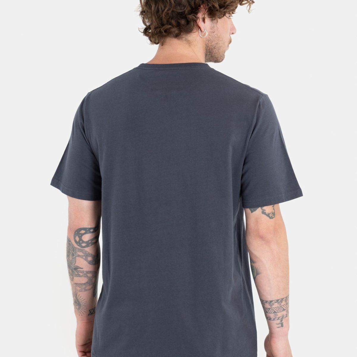 VOLCOM - Polera Remote Viewer Ss Tee Gris Oscuro Hombre Volcom.