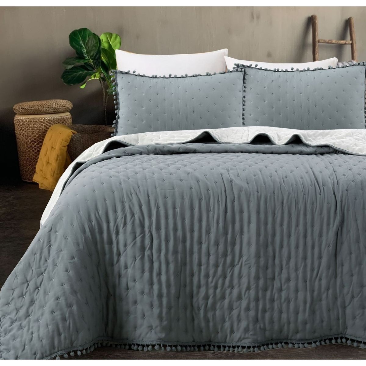 COMPRAPO - Cubrecama Quilt Algodón Pompones 2 Plazas + 2 Fundas Color Gris