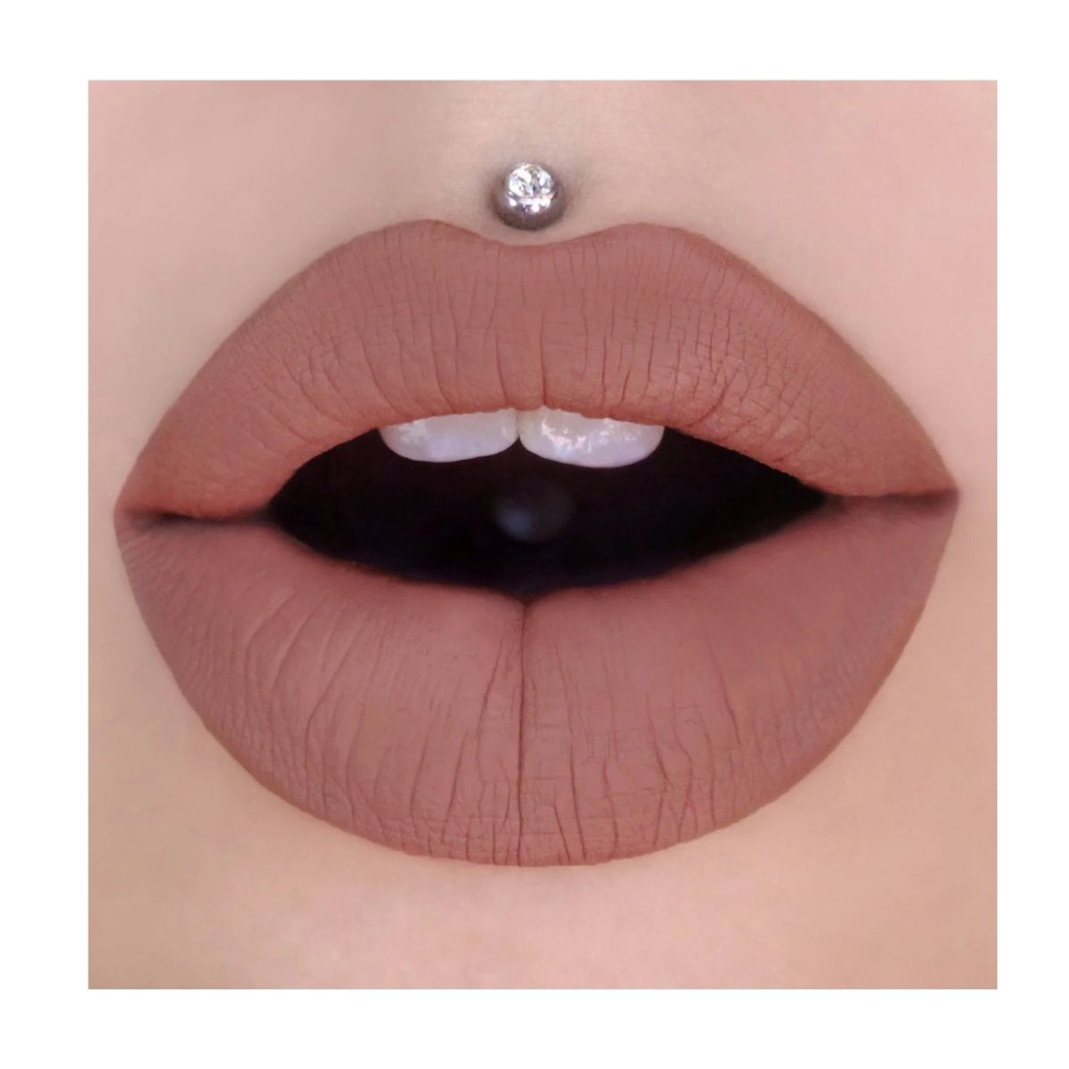 GENERICO - Labial Jeffree Star Cosmetics Velour Liquid Celebrity Skin