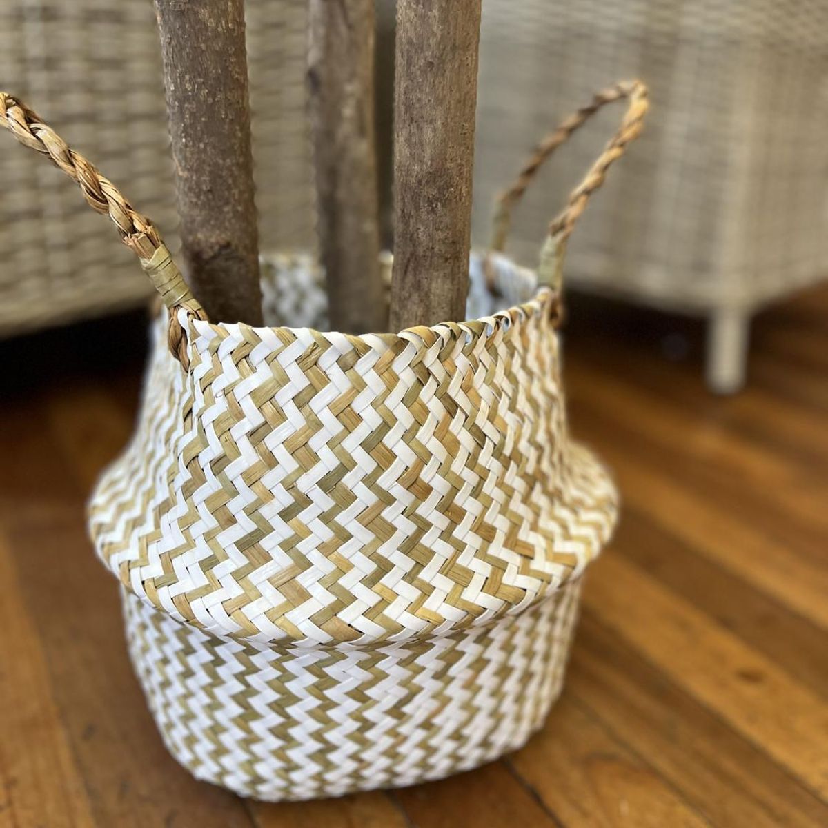 GENERICO - Canasta Blanca con Café Claro