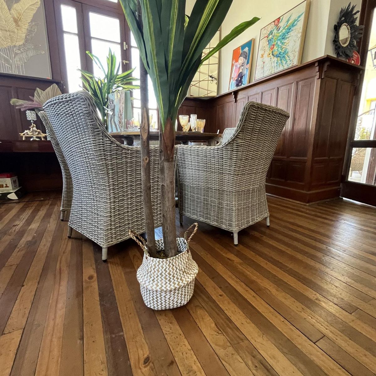 GENERICO - Canasta Blanca con Café Claro