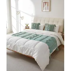 ANGELES DEL HOGAR - Pieceras Bordadas con Pompones + 2 Fundas De Cojin 2 plazas/King