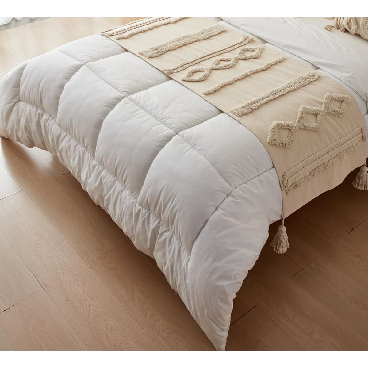 ANGELES DEL HOGAR - Piecera Bordadas con Pompones 2plazas