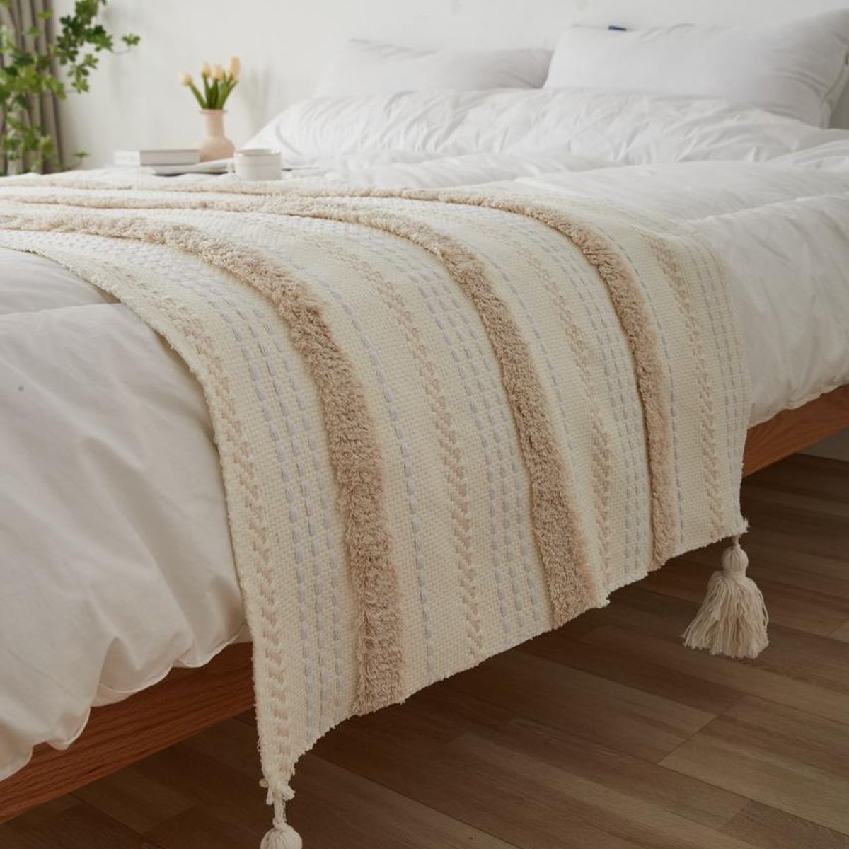 ANGELES DEL HOGAR - Piecera Bordadas con Pompones 2plazas