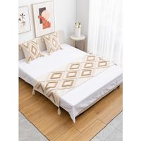 Pieceras Bordadas con Pompones + 2 Fundas De Cojin 2 plazas/King