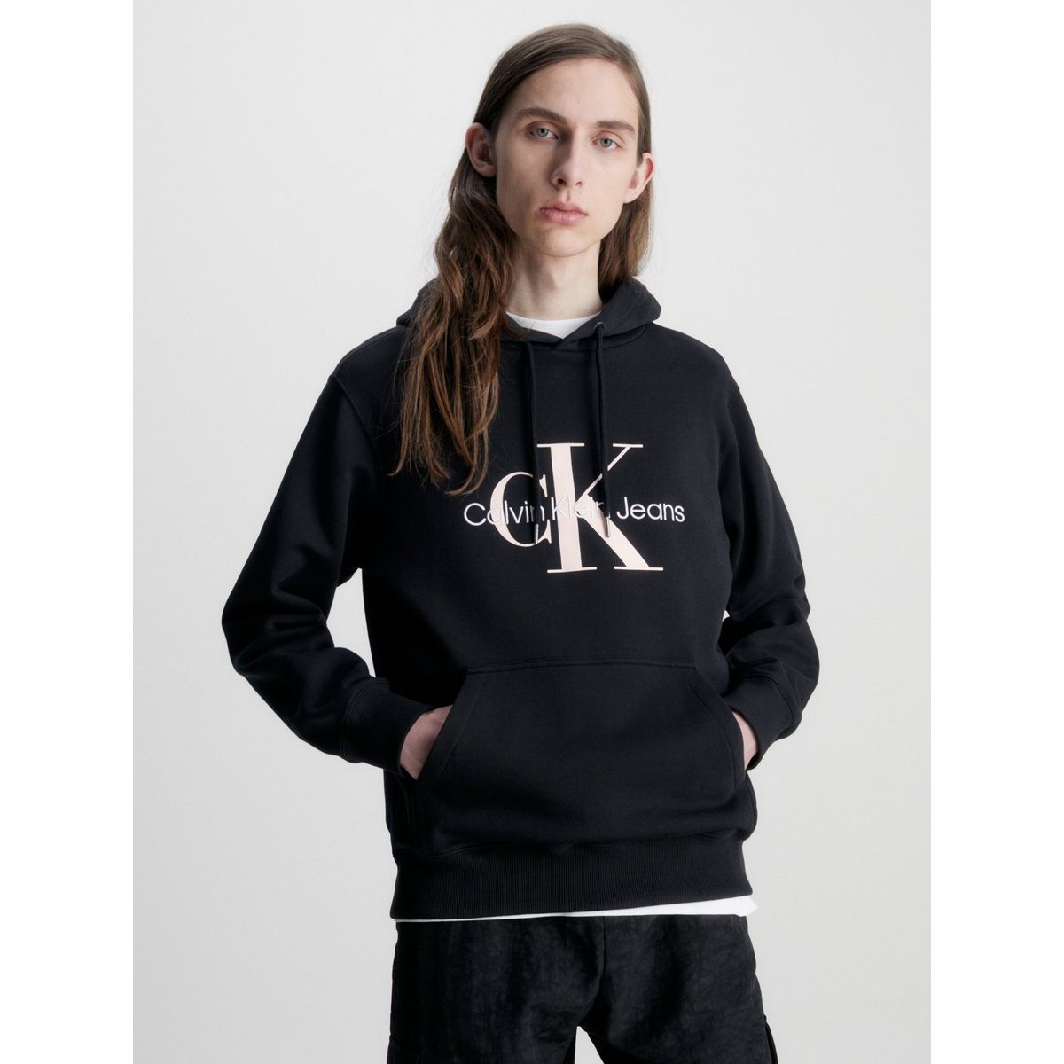 CALVIN KLEIN - Polerón con Gorro Seasonal  Negro Calvin Klein