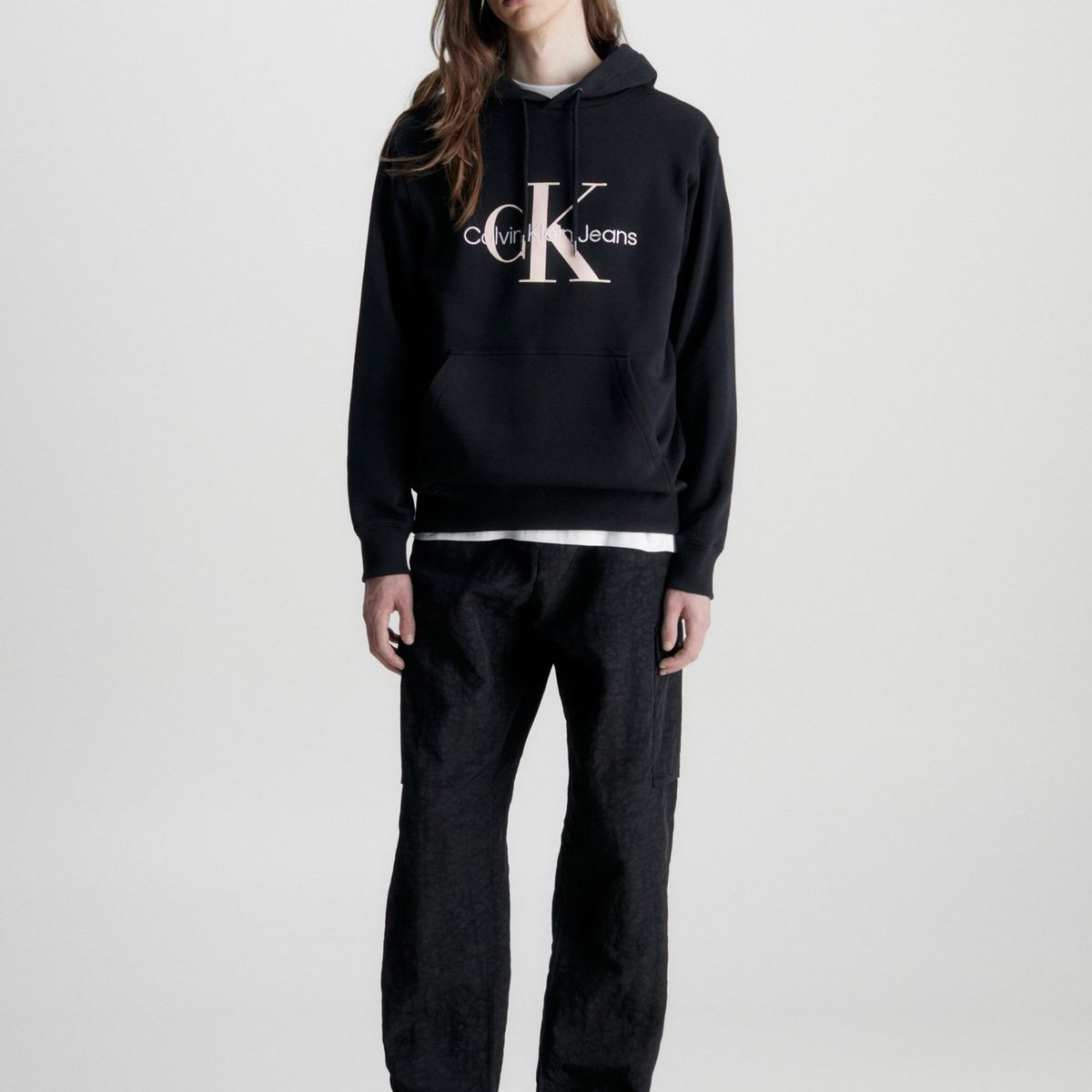 CALVIN KLEIN - Polerón con Gorro Seasonal  Negro Calvin Klein