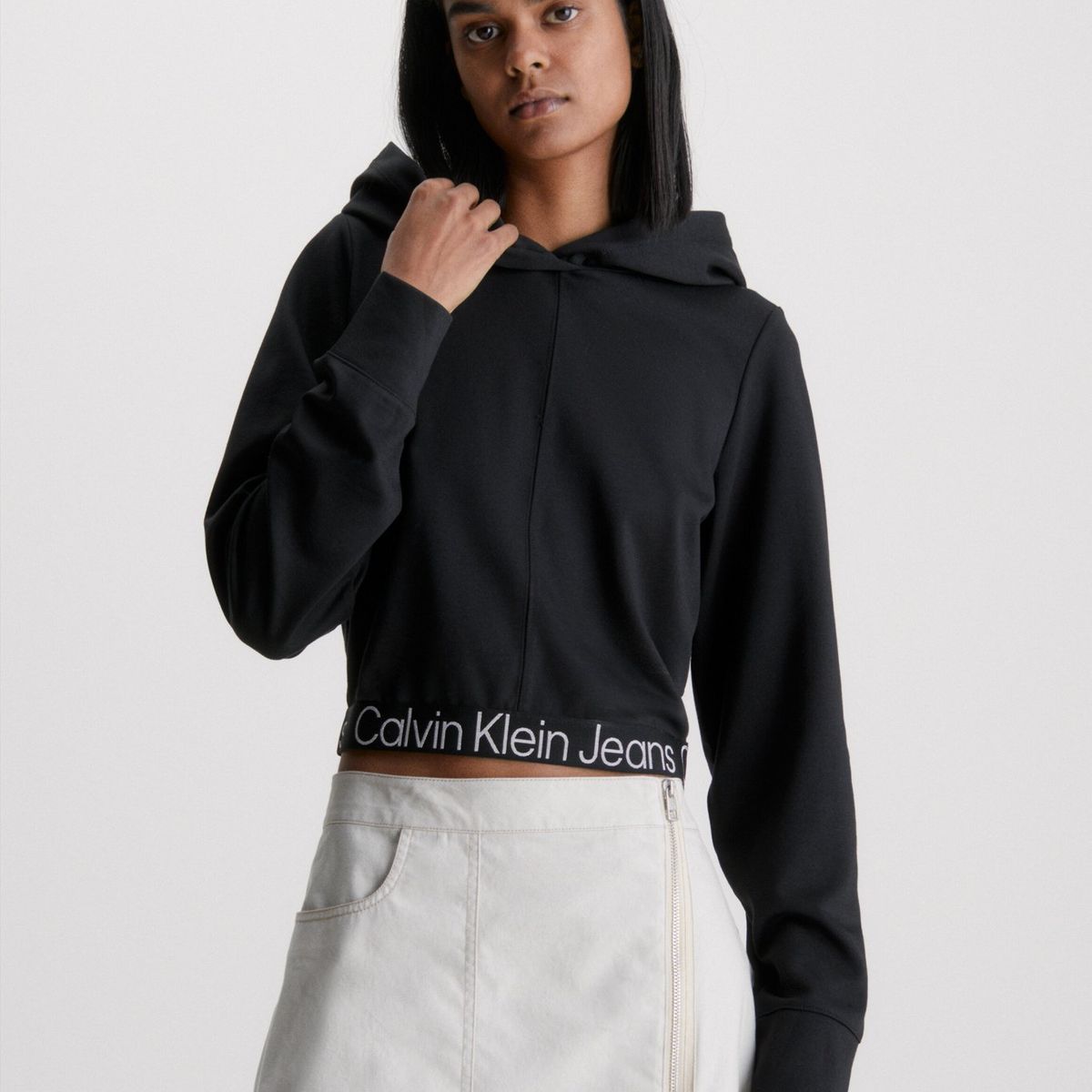 CALVIN KLEIN - Polerón con Gorro Milano   Negro Calvin Klein