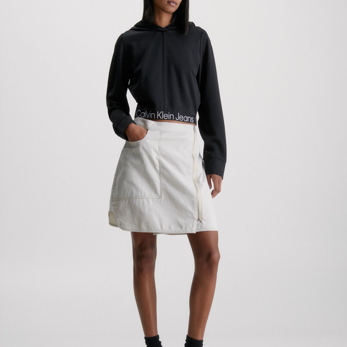 CALVIN KLEIN - Polerón con Gorro Milano   Negro Calvin Klein