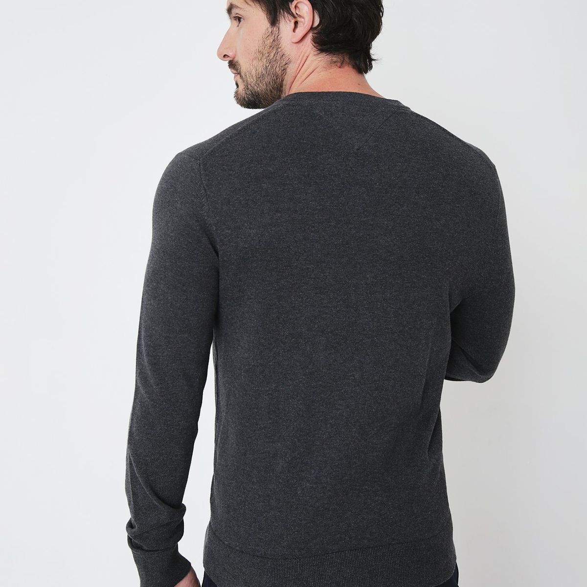 TOMMY HILFIGER - Sweater Básico Signature V-Neck Gris Tommy Hilfiger