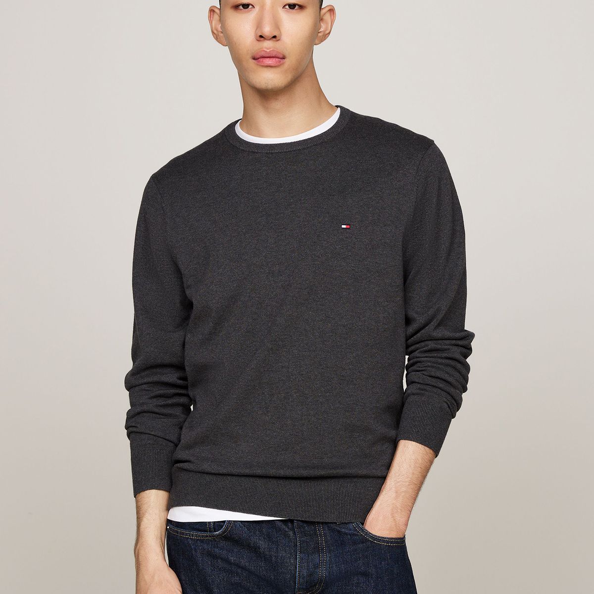 TOMMY HILFIGER - Sweater Básico Signature C-Neck Gris Tommy Hilfiger