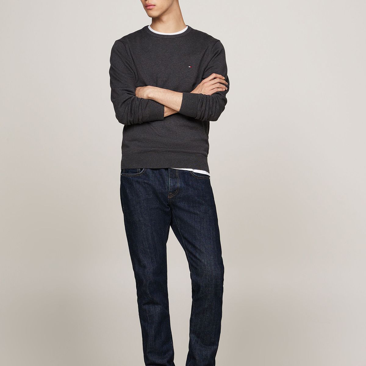 TOMMY HILFIGER - Sweater Básico Signature C-Neck Gris Tommy Hilfiger