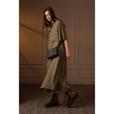 Imagen 2 del producto Vélez Bandolera Verona Cuero Mujer Grabado Azul Oscuro