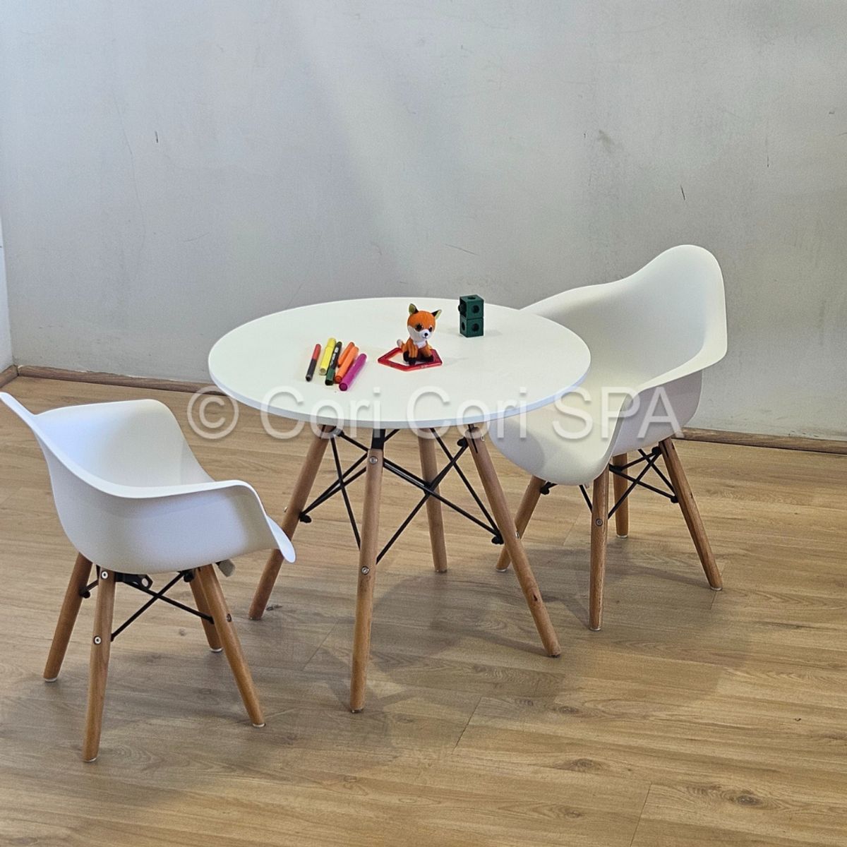 CORI CORI - Pack Eames Kids (1 mesa + 2 sillas Butacas Kids Blancas)