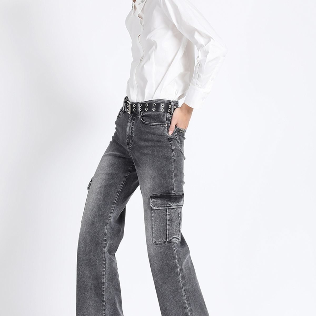 LIOLA - Jeans Straight Cargo, Tiro Medio, Negro Liola