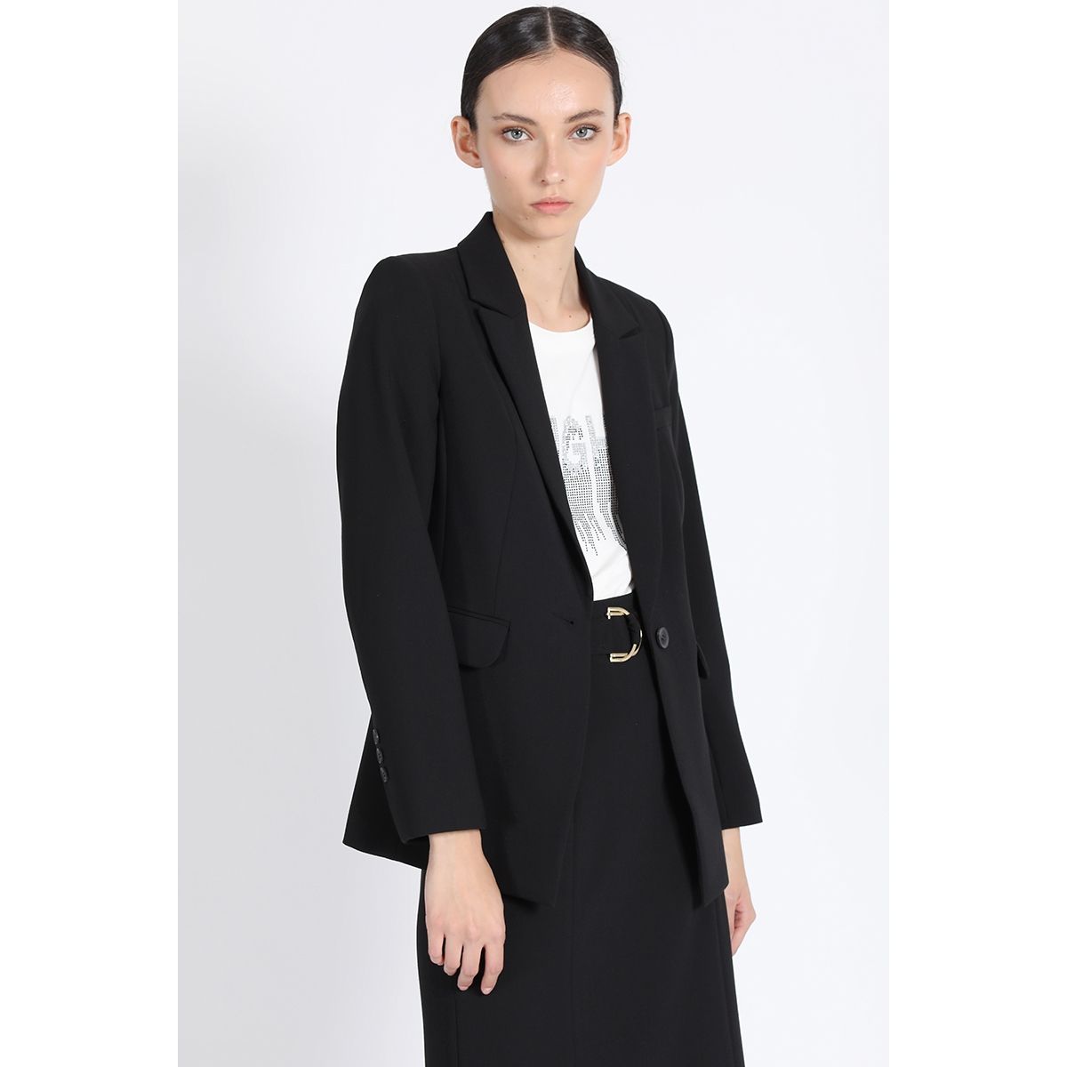 LIOLA - Blazer Entallado Negro Liola