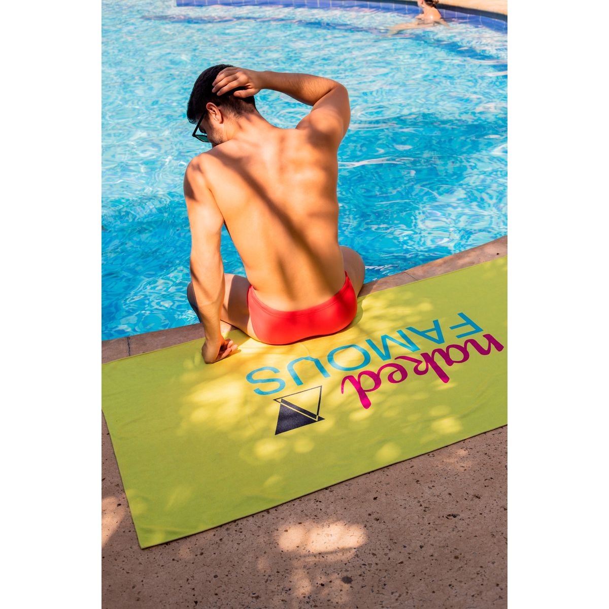 SUITE 1503 MEN'S BRAND EXPERIENCE - Toalla Playa Gym NAKED FAMOUS Amarilla SUITE1503 Mens Brand Experience