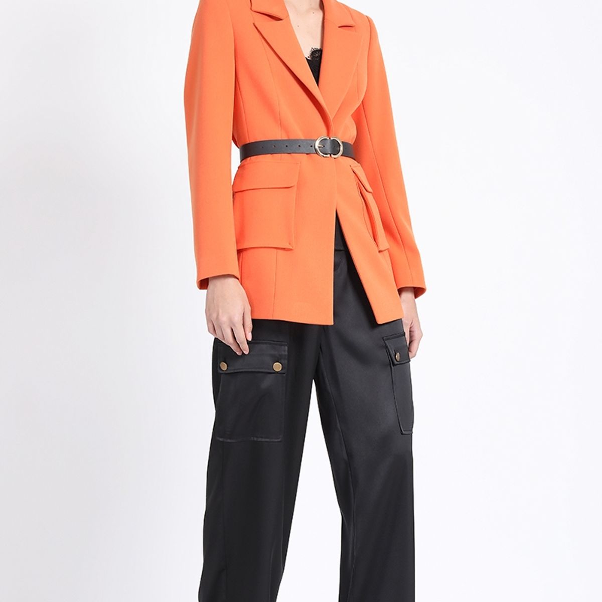 LIOLA - Blazer Largo Entallado Cargo, Naranjo Liola