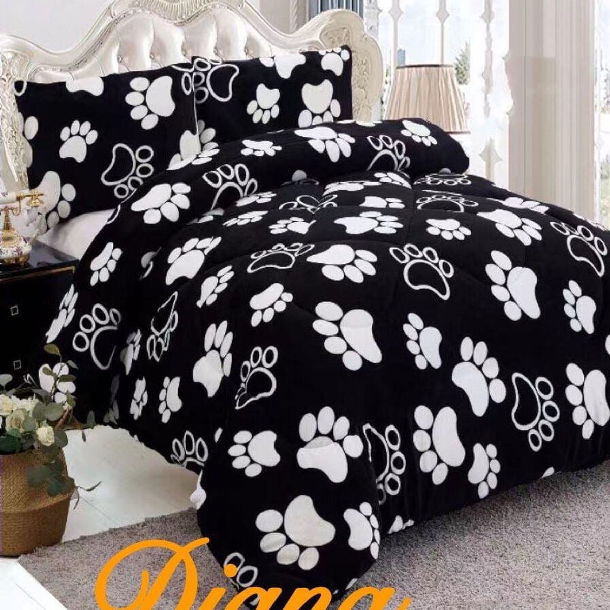 DIANA - COBERTOR NEGRO PLUSH DISEÑO DE PATITAS CON CHIPORRO  2 PLAZA