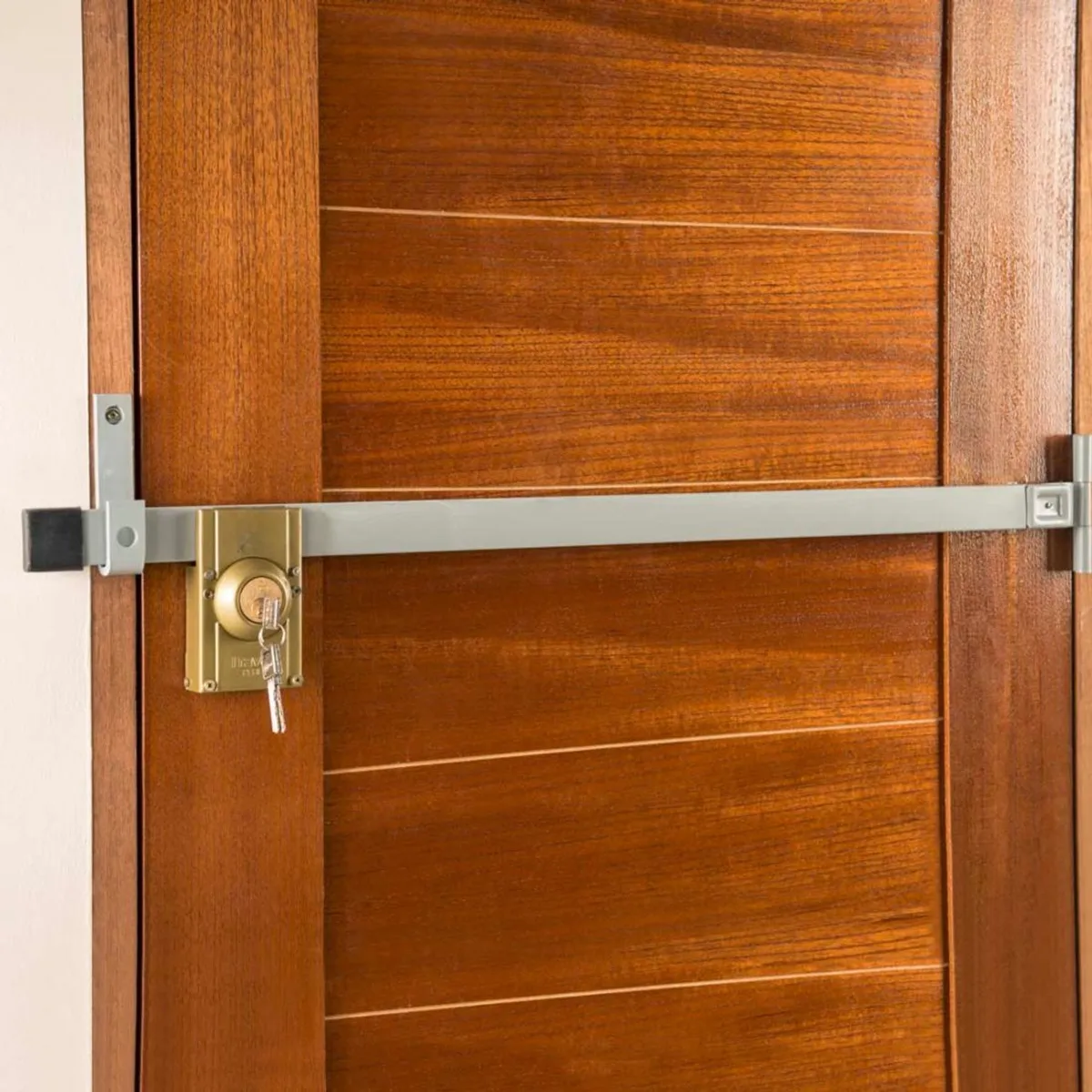 BAZUCA - Cerradura con barra de seguridad anti vandálica para puerta principal