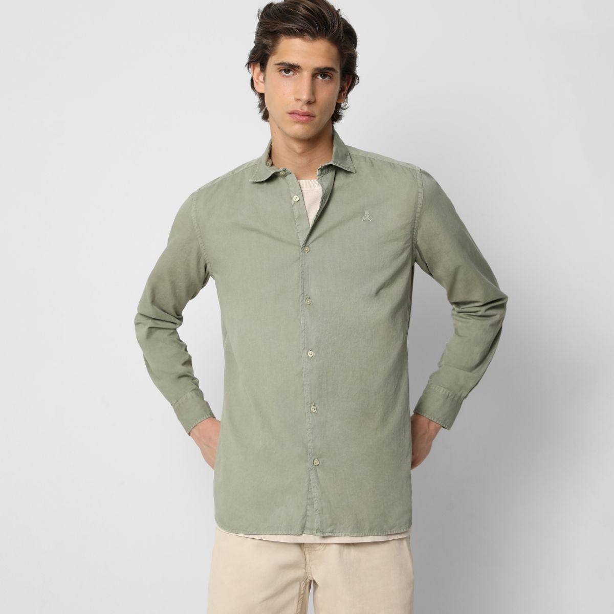 SCALPERS - Camisa Calavera Bordada Tono Light Green