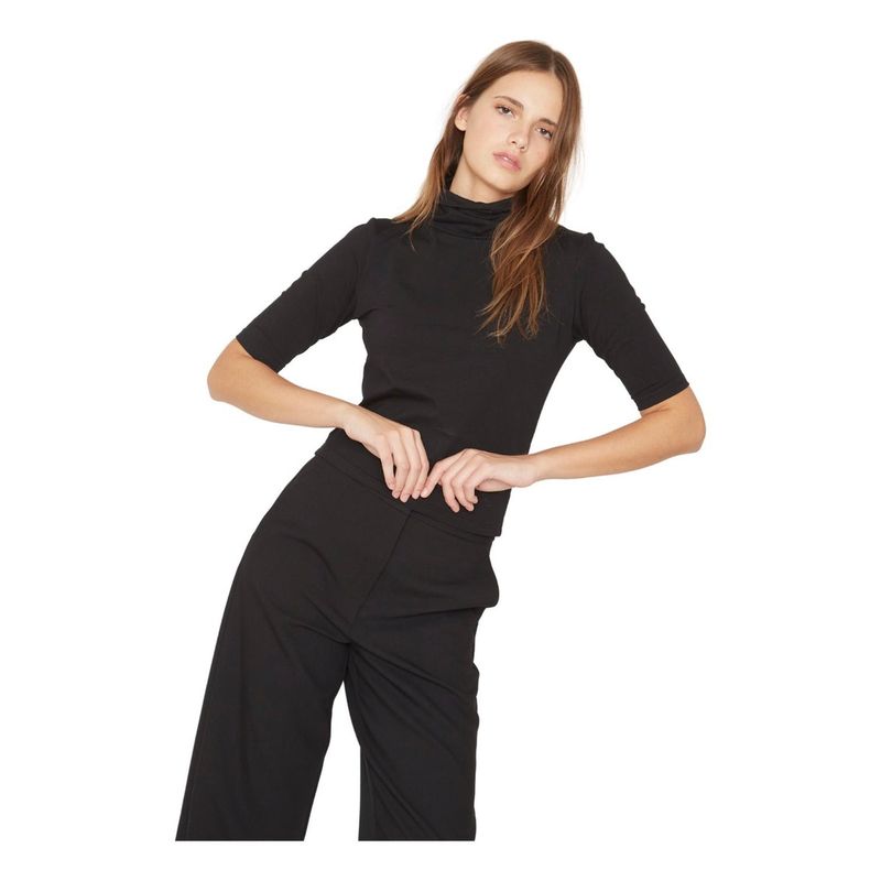 JACINTA TIENDA - Polera Consu III negra Jacinta Tienda