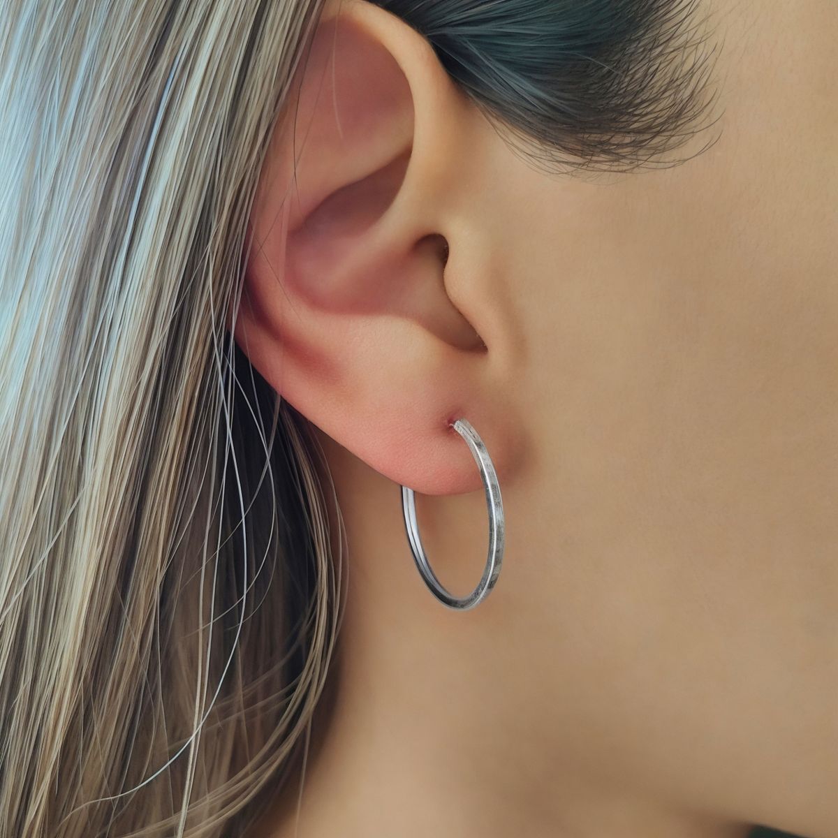 ANDREA COGGIOLA JOYAS - Aros Argolla Tubo Cuadrado 25mm Plata Fina 925