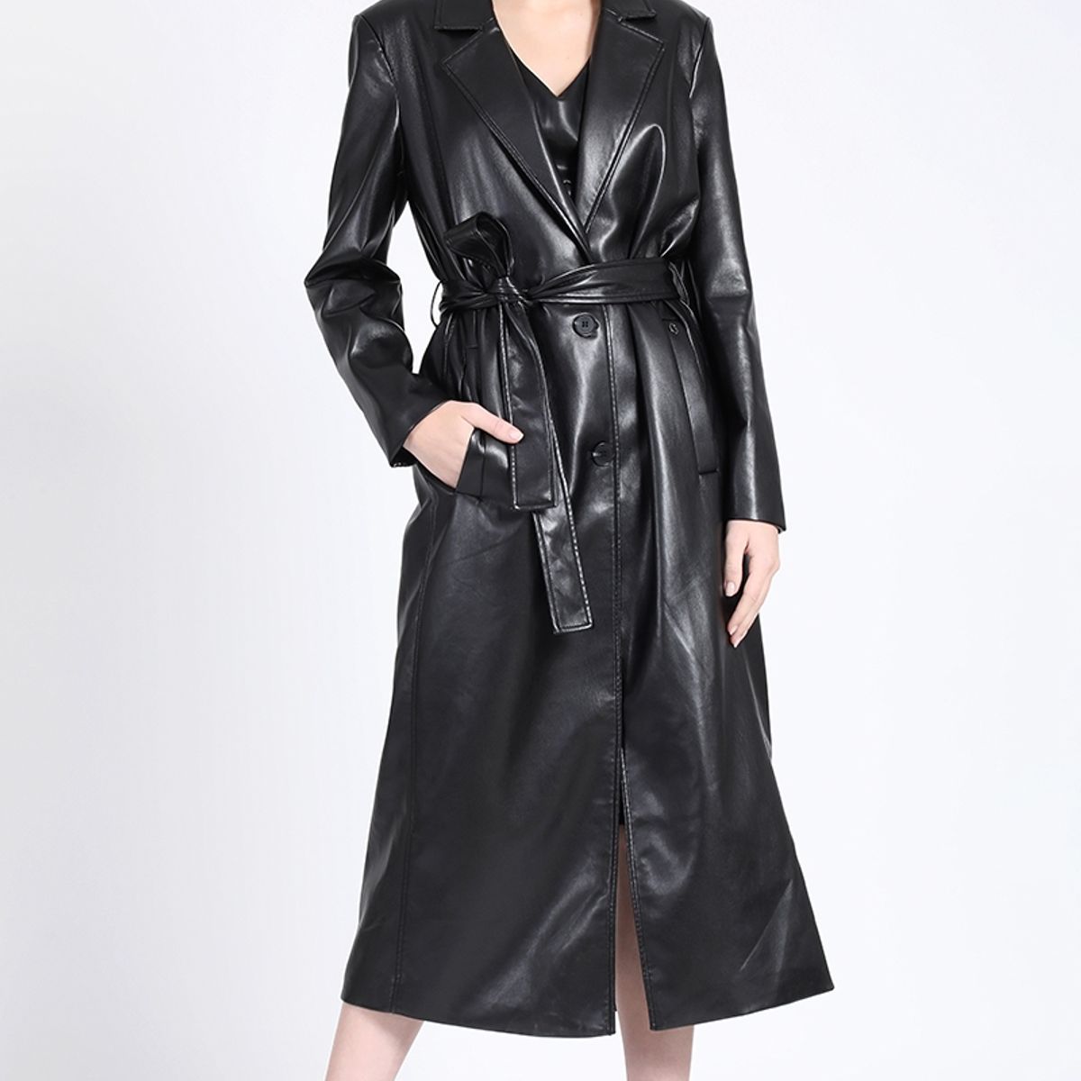 LIOLA - Abrigo Largo Efecto Cuero, Negro Liola