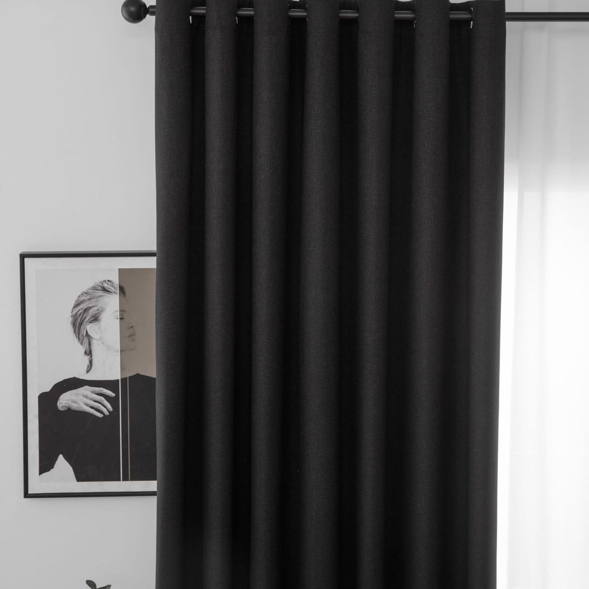 DIANA - cortina negra 100% black out ENGOMADA con argolla  2 paños 140X220 CM