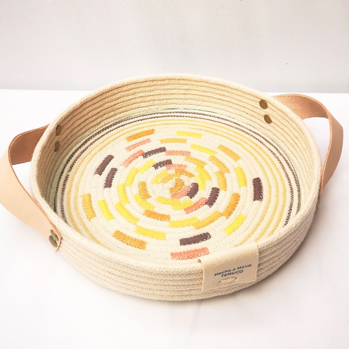 GENERICO - Cesto bajo de algodón embarrilado con asas de cuero ArtesMias