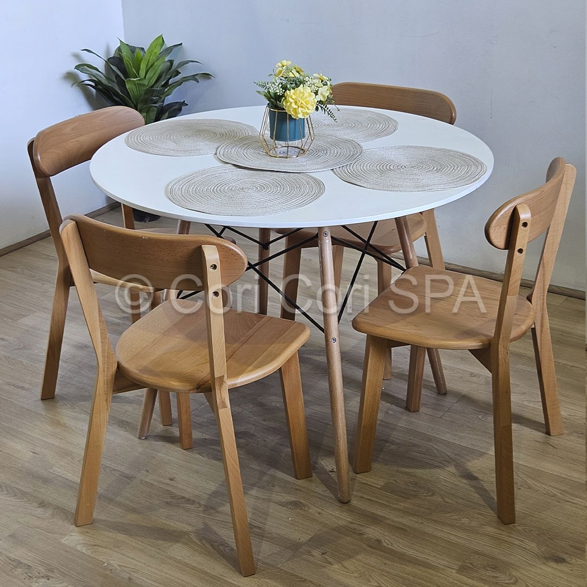 CORI CORI - Comedor Mesa Eames Blanco 100cm + 4 Sillas Fresno Madera
