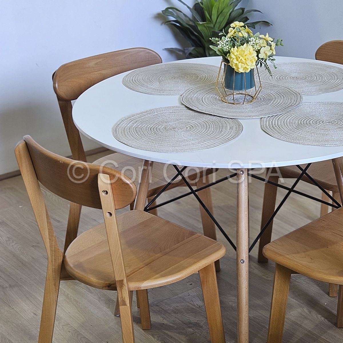 CORI CORI - Comedor Mesa Eames Blanco 100cm + 4 Sillas Fresno Madera