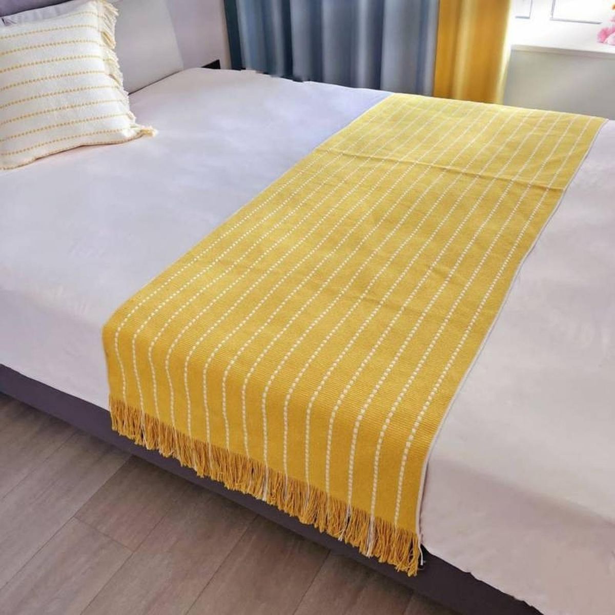 GENERICO - Set Piecera + Dos Fundas Líneas Tejido 70x210 Variedad - Amarillo - King