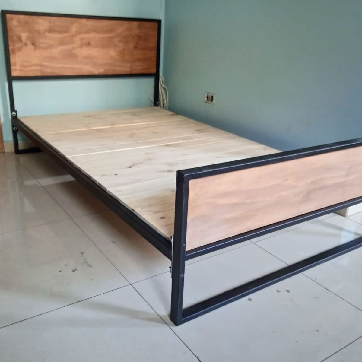 GENERICO - Cama Ita color miel una plaza