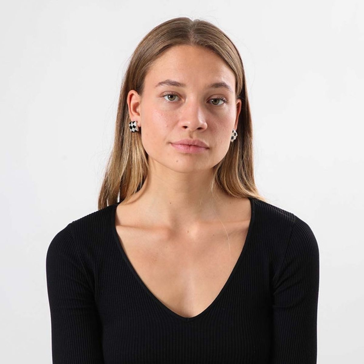 I D - Aro Pegado Agustina Negro de Metal Y Mostacillas i-D