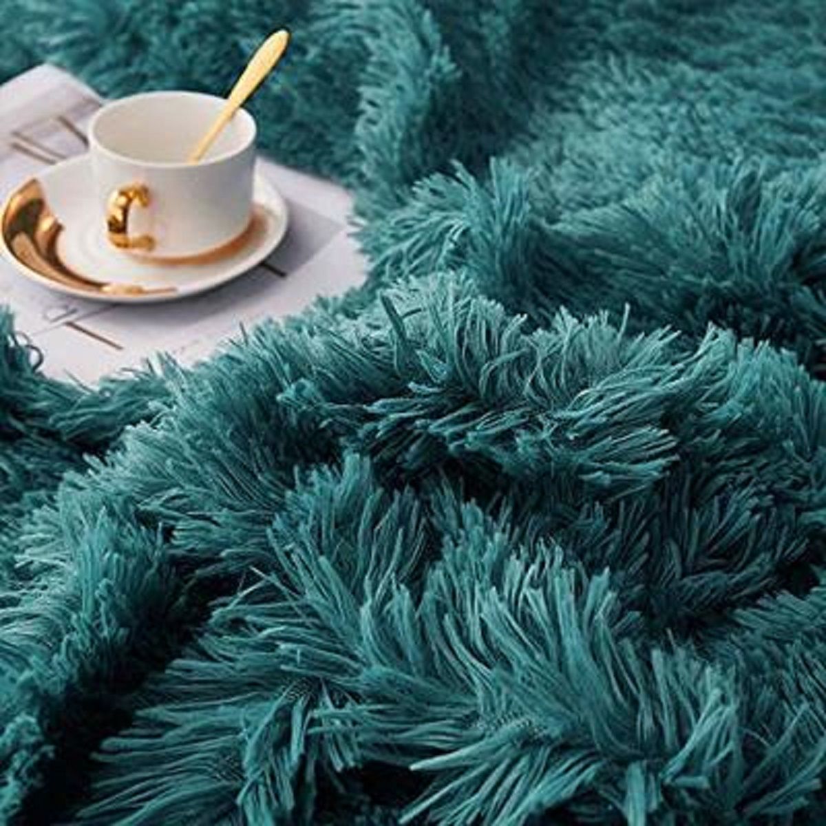 GENERICO - COBERTOR DE INVIERNO PELUDO VERDE TURQUESA KING  CON CHIPORRO TF