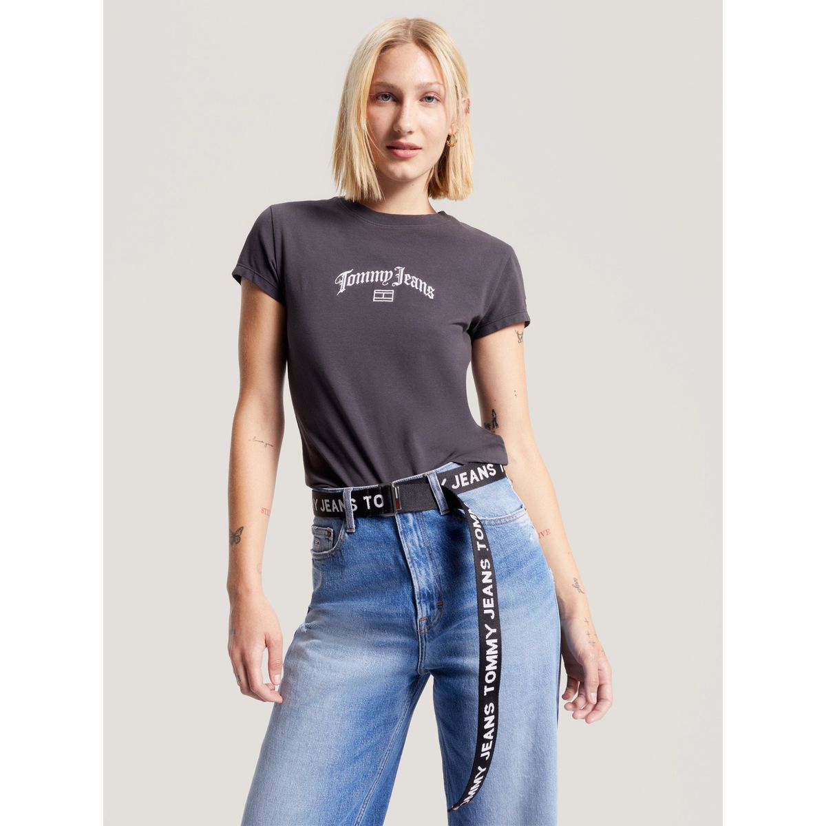 TOMMY HILFIGER - Polera Slim Fit Con Logo Grunge Negro Tommy Hilfiger