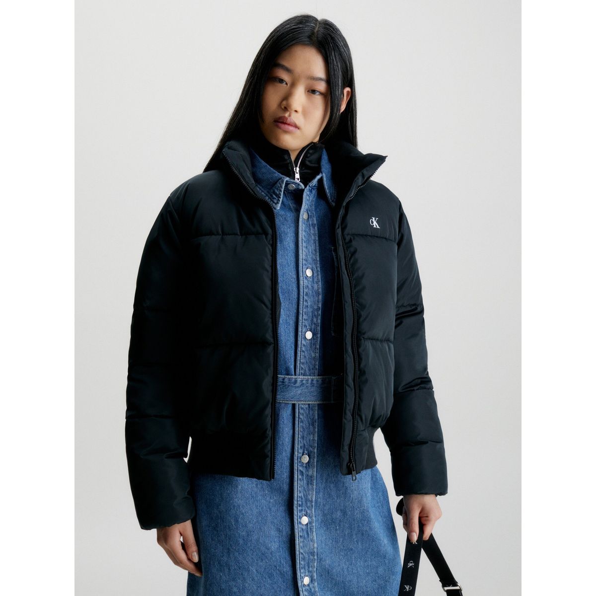 CALVIN KLEIN - Parka Logo Hem Negro Calvin Klein