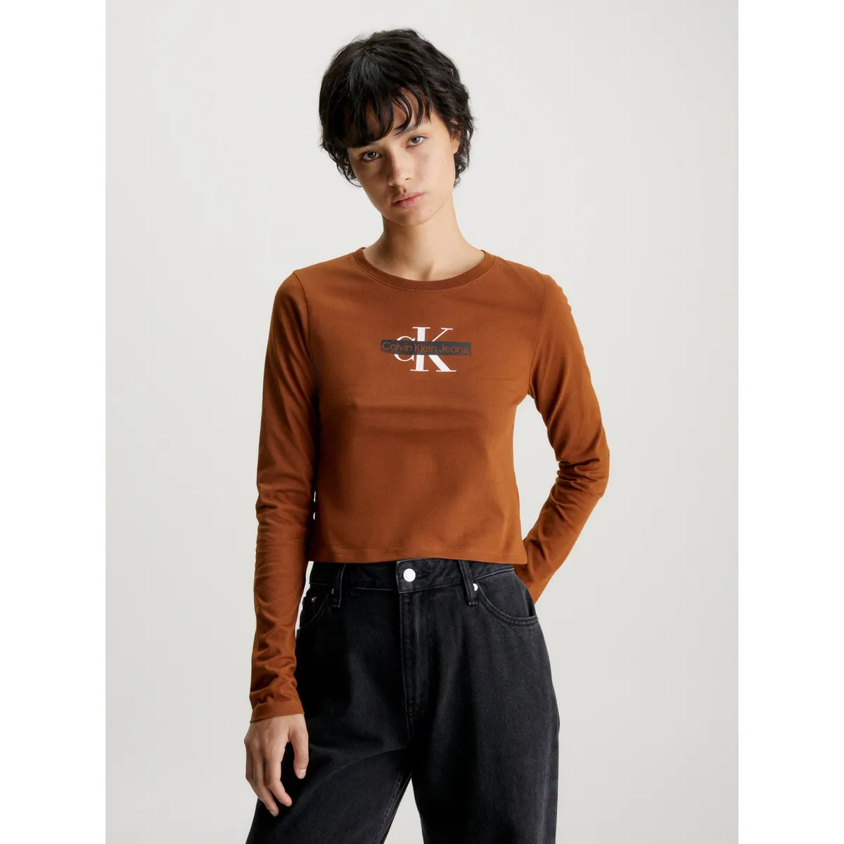 CALVIN KLEIN - Polera Seasonal Monologo Café Calvin Klein