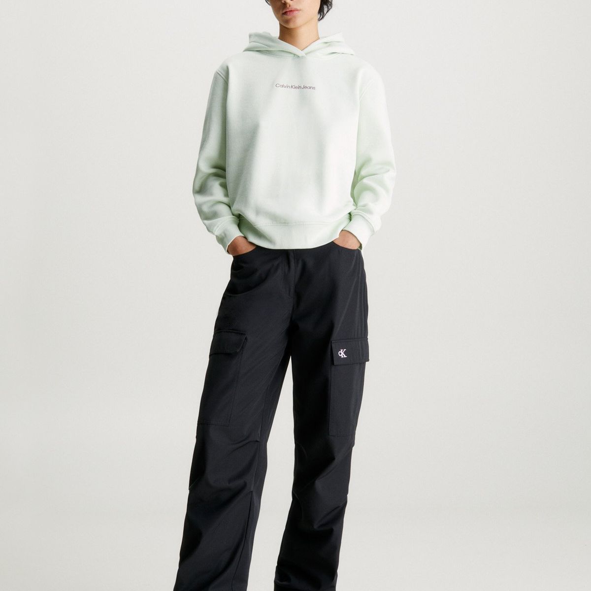 CALVIN KLEIN - Polerón con Gorro Institutional Regular Verde Calvin Klein