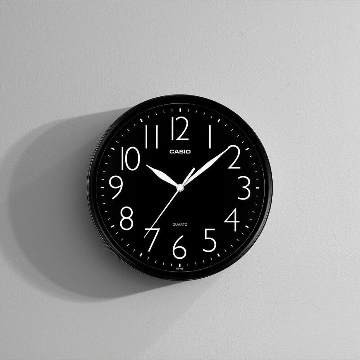 CASIO - Reloj Mural Casio IQ-05-1