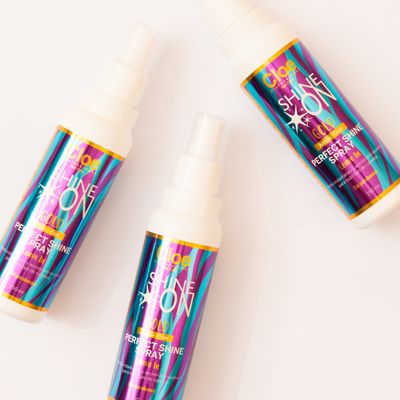 Imagen 2 del producto Spray Capilar Brillo Instantaneo Shine On Gold 150 Ml