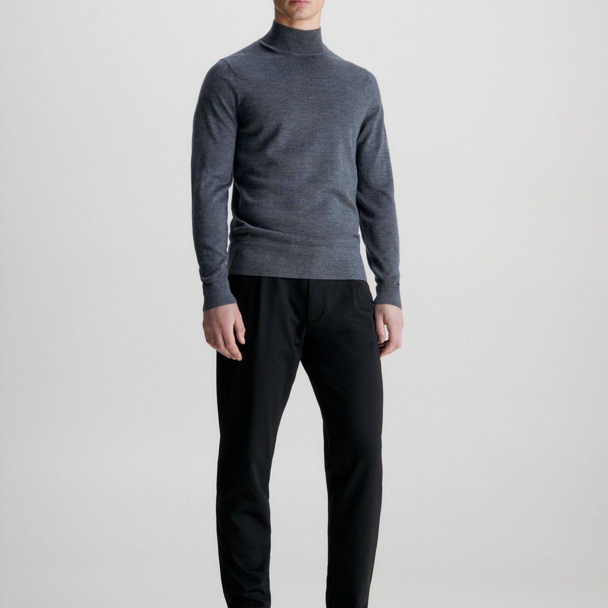 CALVIN KLEIN - Sweater Cuello Alto Merino Mock Gris Calvin Klein