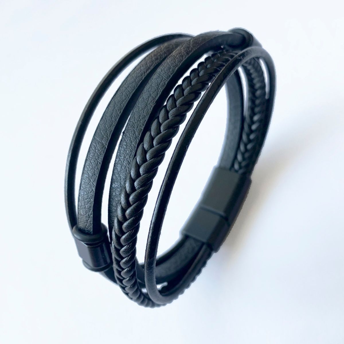 GENERICO - Pulsera de Cuero Multicapa Para Hombre Color Negro Cierre Magnético.