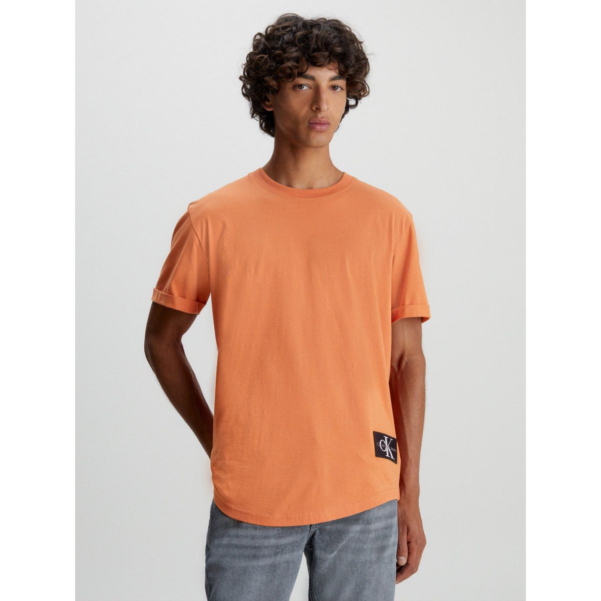 CALVIN KLEIN - Polera Badge Turn Up Naranja Calvin Klein