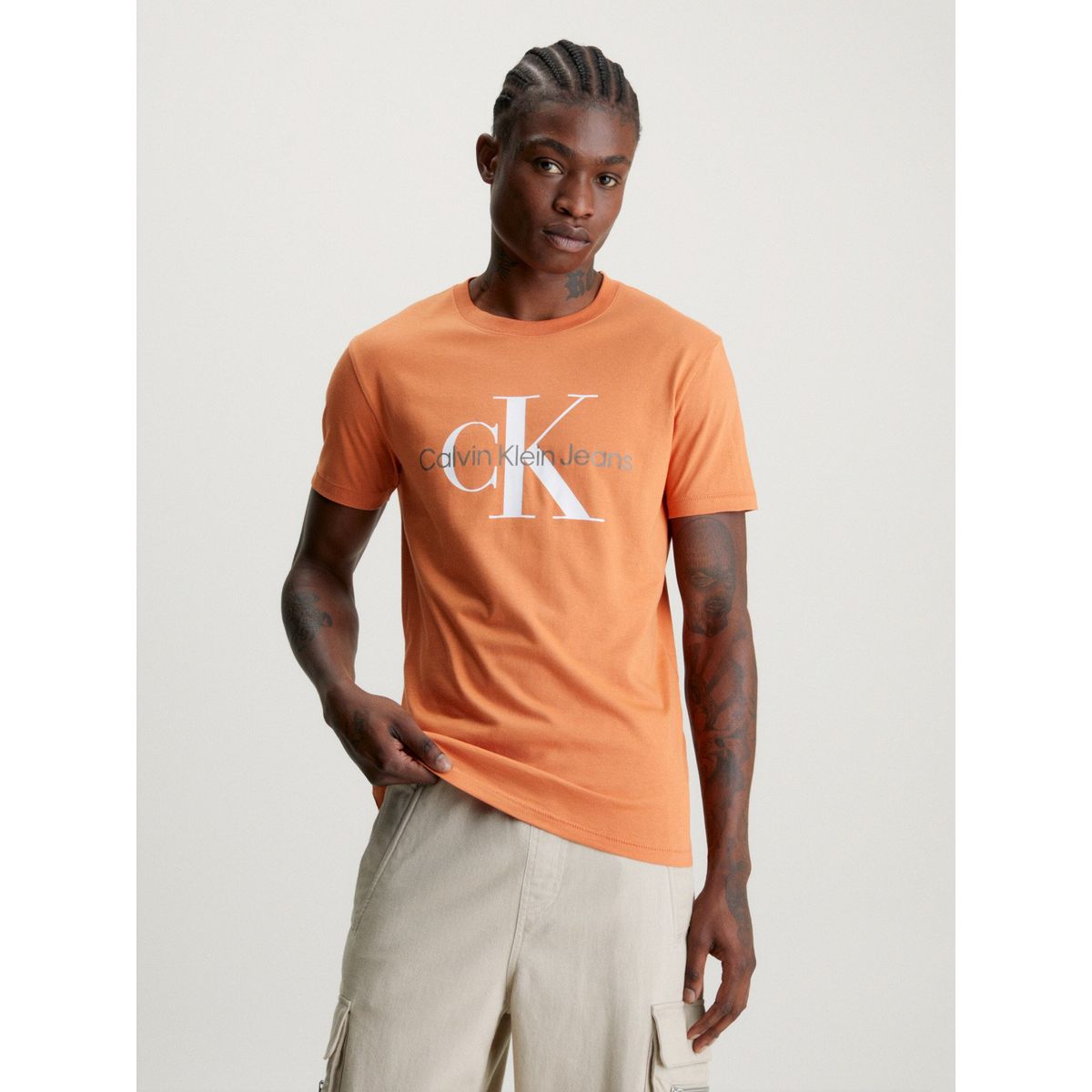 CALVIN KLEIN - Polera Seasonal Monologo Naranja Calvin Klein