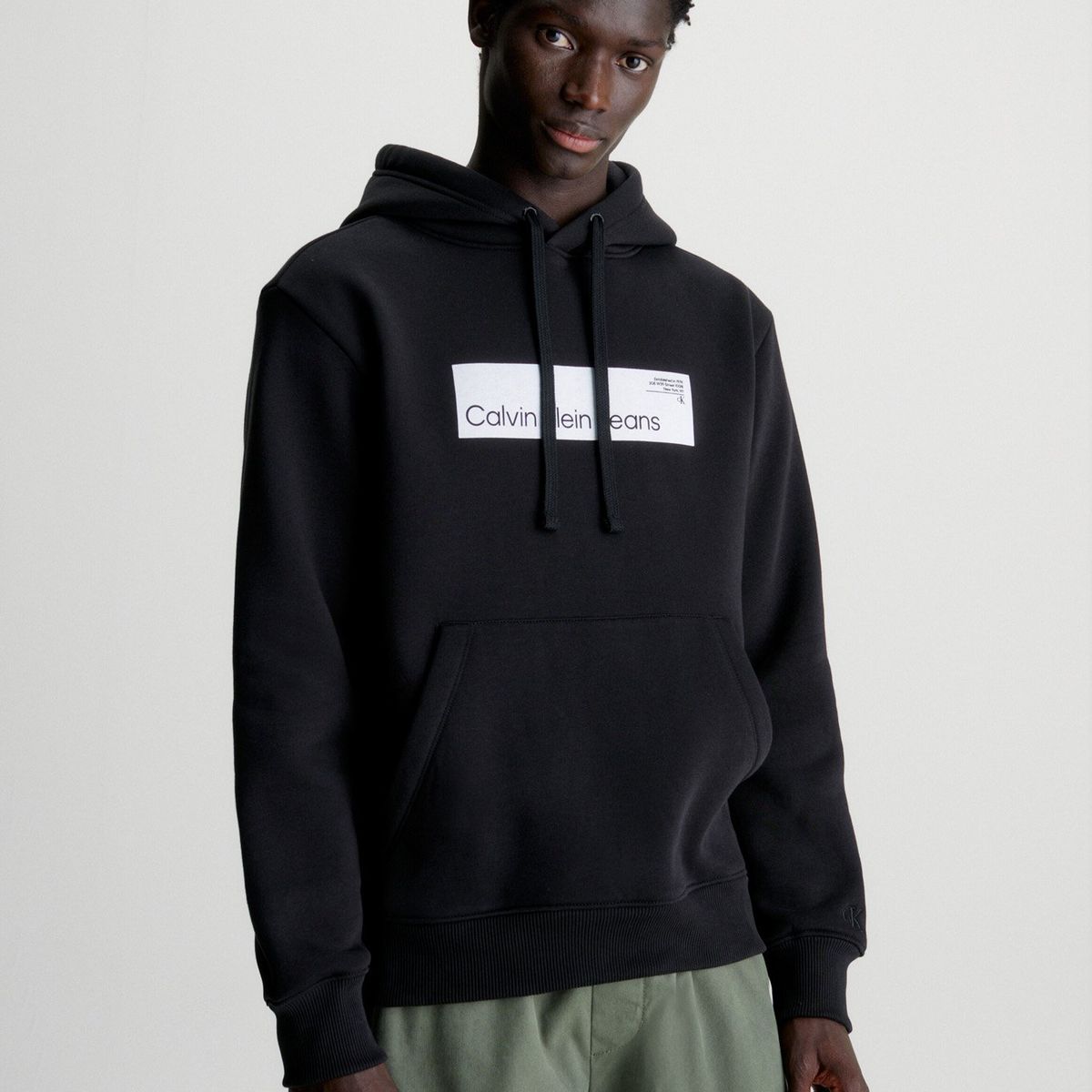 CALVIN KLEIN - Polerón con Gorro Hyper Real Box Negro Calvin Klein