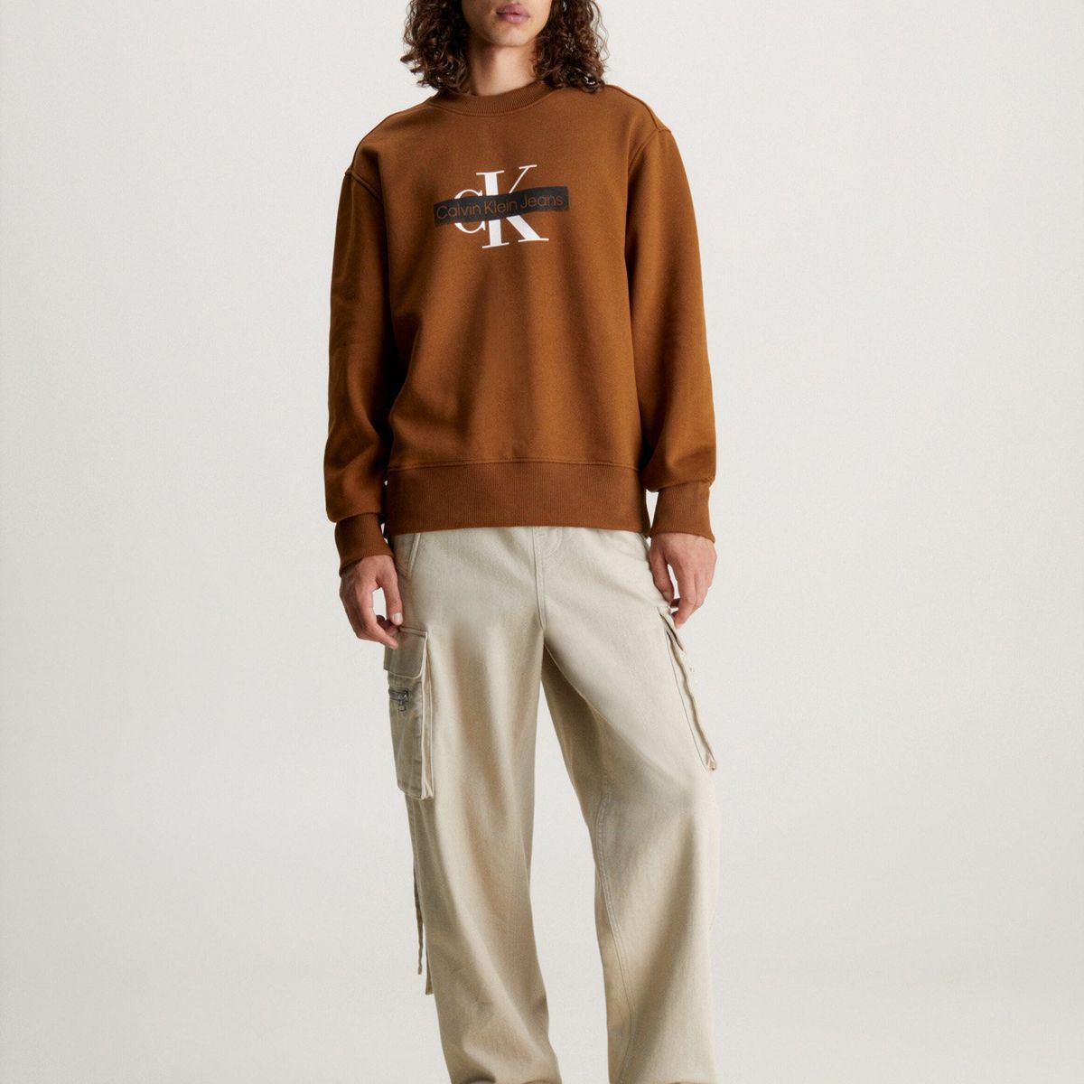 CALVIN KLEIN - Polerón Monologo Stencil Café Calvin Klein